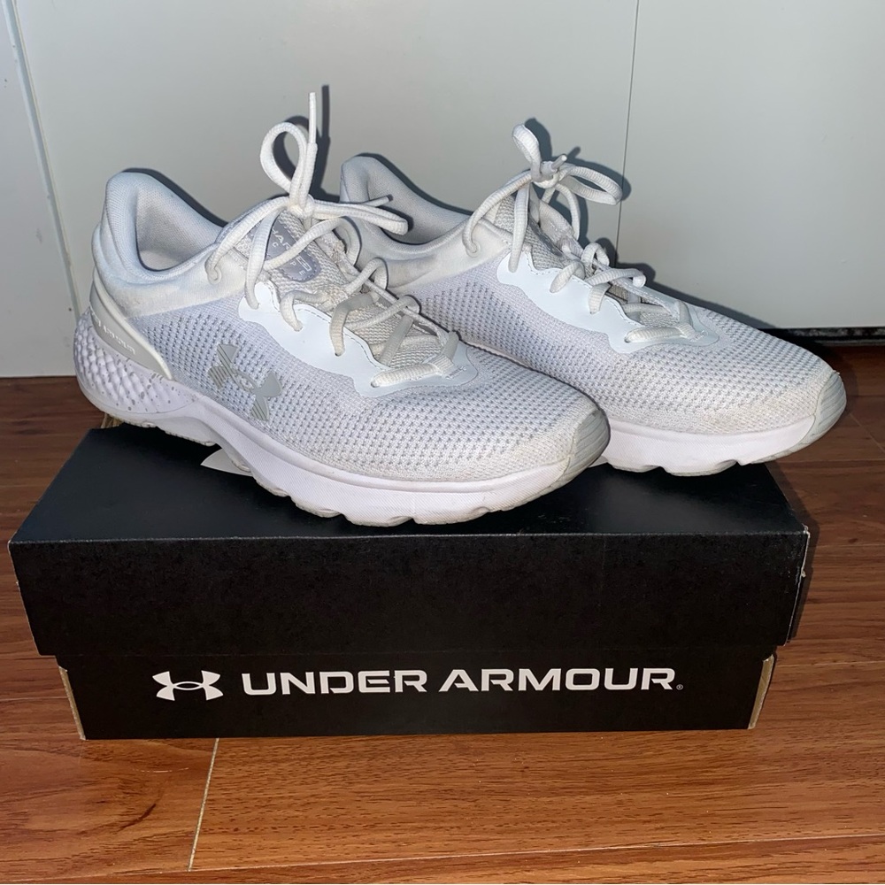 NWT Under Armor Women’s 9.5 UA W Charged Escape 4 Knit Tennis Shoes